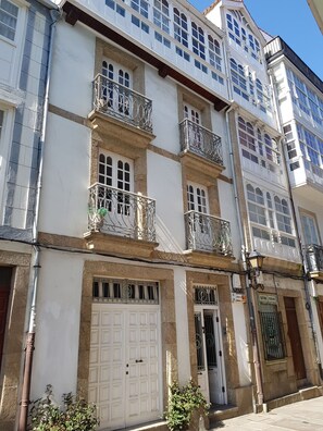 Exterior - The Vertical House, With Terrace In Historical Centre (A Coruña)