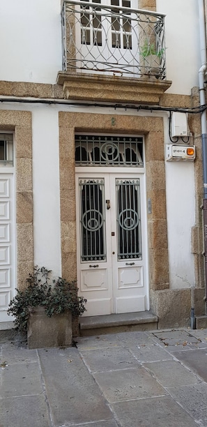 Property entrance - The Vertical House, With Terrace In Historical Centre (A Coruña)