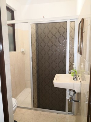 Kamar, 1 kamar tidur | Kamar mandi | Sampo