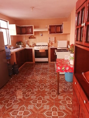 Private kitchen - Room-awesome King Room In City Center (San Cristóbal de las Casas)