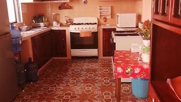 Kamar, 1 kamar tidur | Dapur pribadi | Mesin pembuat kopi/teh dan peralatan masak/sendok-piring