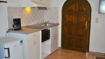 Apartment, 1 Bedroom, Smoking, Balcony | Interior