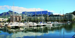 Exterior - Two Bedroom Apartment - Fully Furnished and Design (Cape Town)