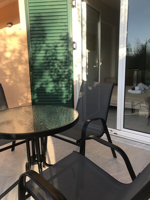 Room, 1 Bedroom, Smoking, Private Pool | Outdoor dining