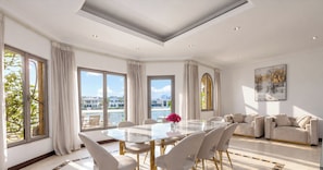 Dining - LUX | The Ocean Pearl Villa (Dubai)