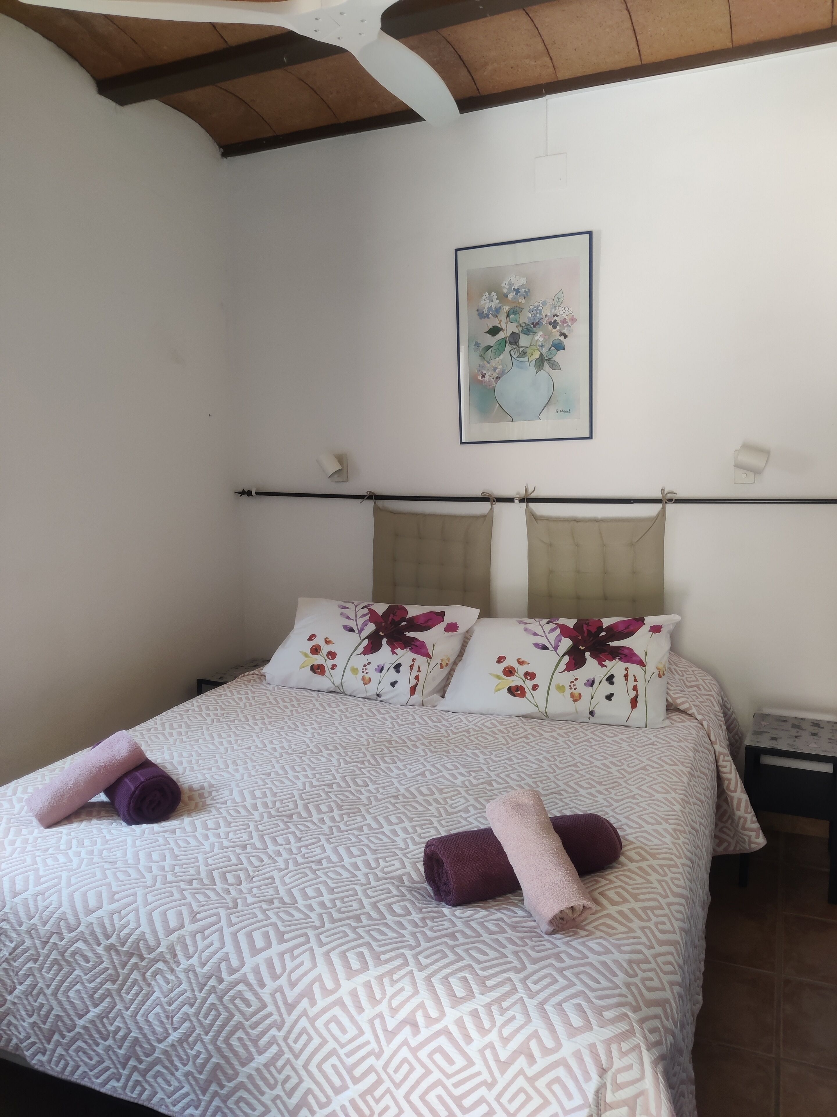 1 slaapkamer, een strijkplank/strijkijzer, gratis wifi, beddengoed