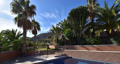 Bungalow 2-4 persons, pool, AC, WIFI, sea view, sand beaches in Torre del Mar