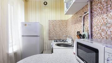 Apartment | Eigene Kochnische | Großer Kühlschrank, Mikrowelle, Ofen, Herdplatte