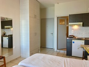 Apartment, 1 Bedroom, Smoking, Balcony | 1 bedroom, iron/ironing board, travel crib, bed sheets - Apt4 @ Mamangakis Apartments (Rethymno)