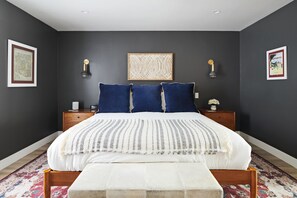 3 bedrooms, iron/ironing board, Internet, bed sheets