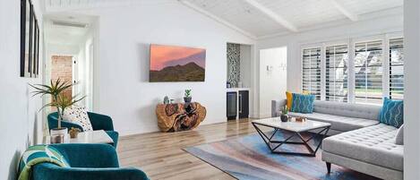 TV, fireplace, offices
