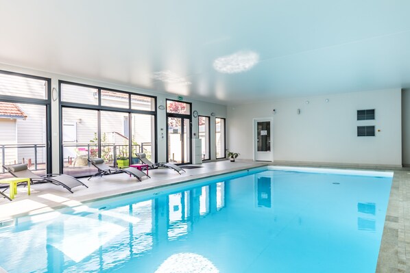 Piscine couverte, piscine chauffée