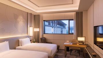 Classic Room | 1 bedroom, premium bedding, down comforters, minibar