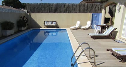 Casa Amina con piscina privada sin vecinos, internet WIFI gratis.