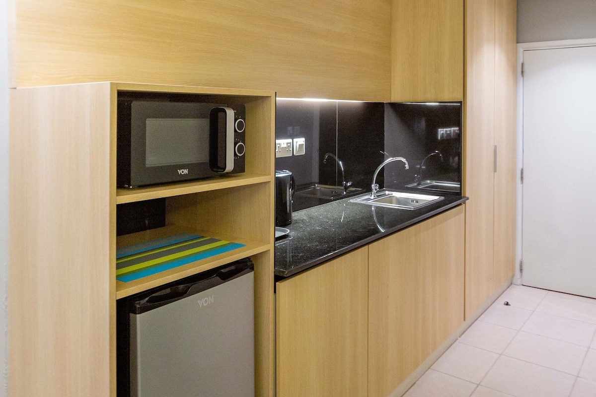 laptop workspace, soundproofing, free wifi, bed sheets