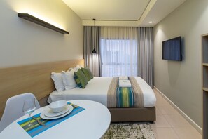 Suite Studio Deluxe | Espace de travail pour ordinateur portable, chambres insonorisées