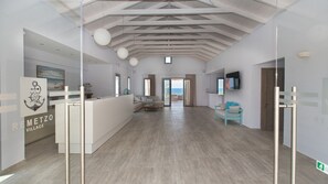 Reception - Remetzo Village (Kefalonia)