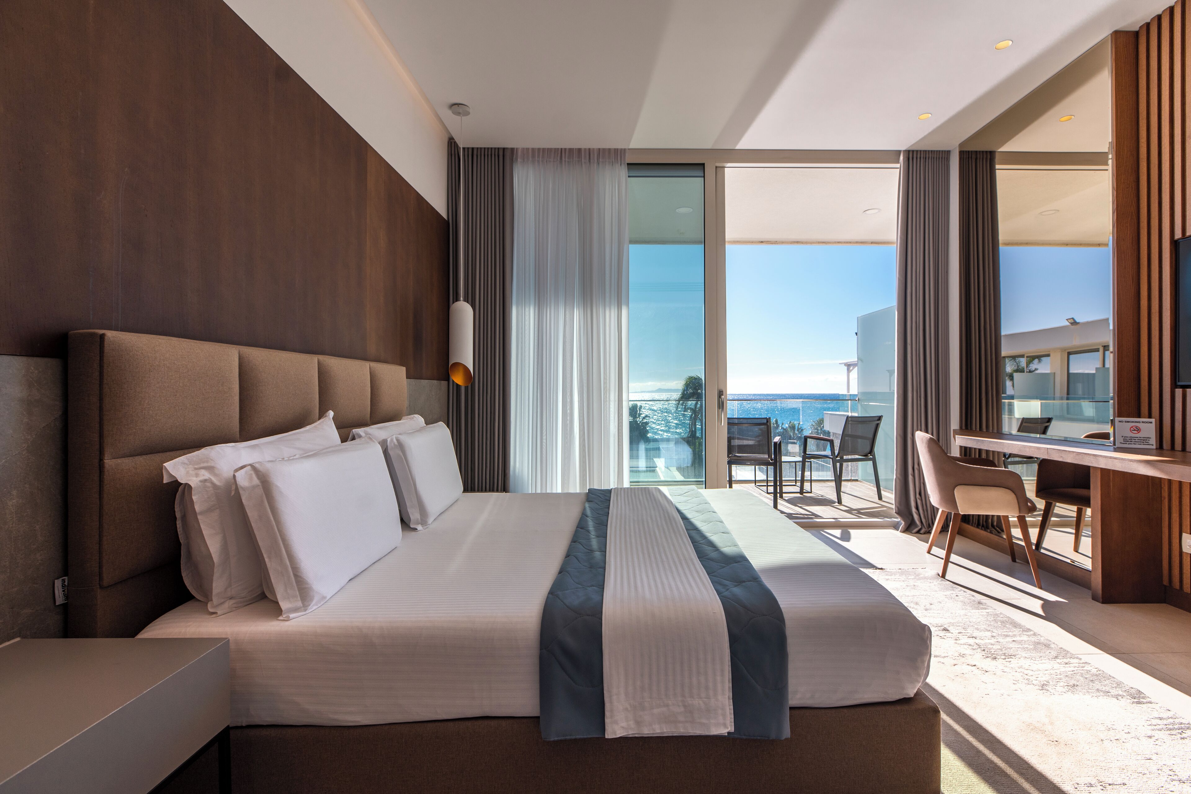 Kamar Double Standar, pemandangan laut (and Pool view) | Minibar dan didekorasi berbeda-beda