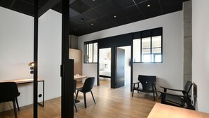 アパートメント ダブルベッド 1 台ソファーベッド付き