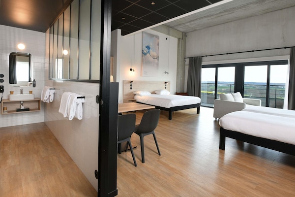 Apartment, 1 Double Bed with Sofa bed | In-room safe, desk, soundproofing, iron/ironing board
