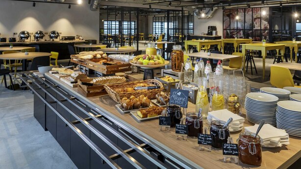 A buffet with various food items and condiments. - Ibis Styles Namur (Namur)