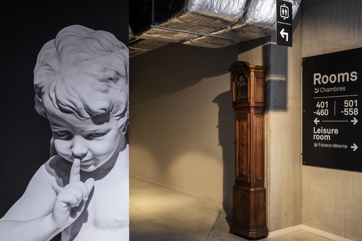 Zimmersafe, Schreibtisch, schallisolierte Zimmer, Bügeleisen/Bügelbrett