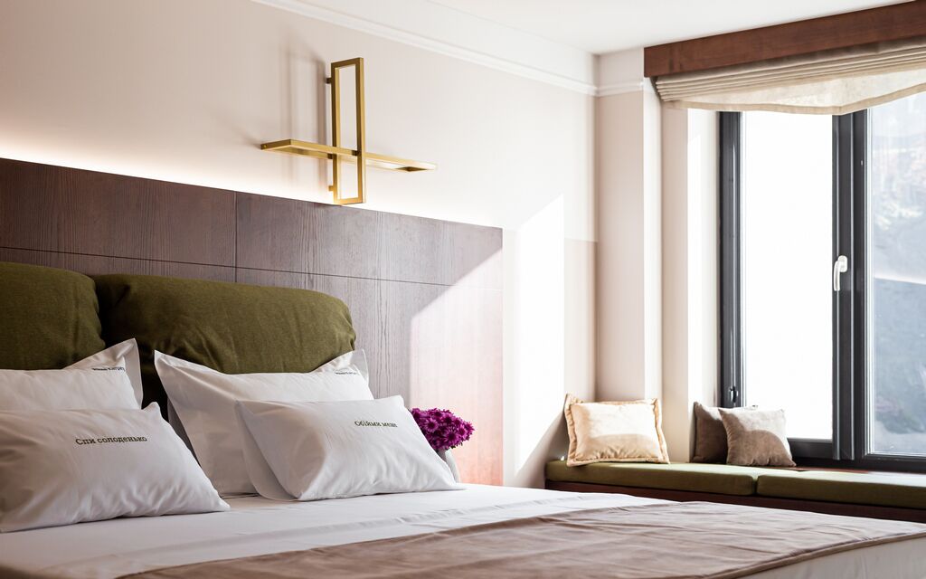 Presidential Room | Premium bedding, down comforters, minibar, desk