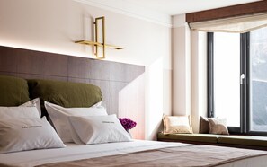 Presidential Room | Premium bedding, down comforters, minibar, desk