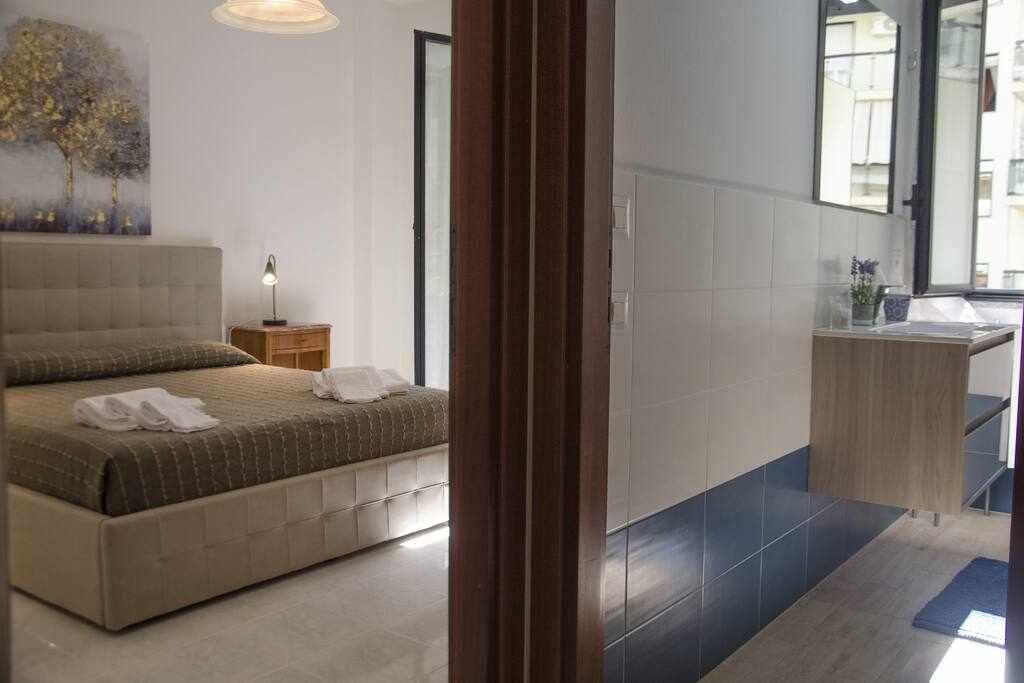 2 Schlafzimmer, Bügeleisen/Bügelbrett