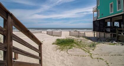 3BR 2BA / Oceanfront Upgrades~Oceanfront Nest Down