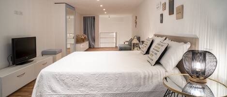 1 chambre, fer et planche Ă repasser, Wi-Fi, draps fournis