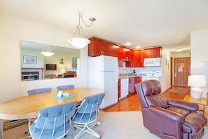 Living area - Hi Tide Resort (Moclips)