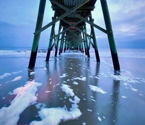 Beach nearby, sun-loungers, beach towels - Easy Walk to Beach, Concerts, Publix, Splash Pad, Market.
Bikes, Carts, & Chairs (Oak Island)