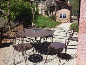 Outdoor dining - Luxurious 17th century mill entirely renovated.jakuzzi,Clim,wifi swimming pool. (Collonges-la-Rouge)