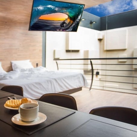 Free daily continental breakfast . Tout Motel