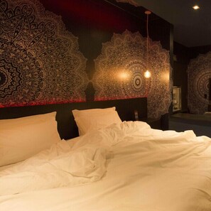 Room | Soundproofing, free WiFi, bed sheets - Tout Motel (Campinas)