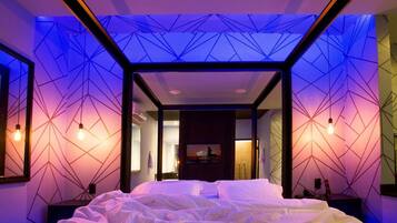 Soundproofing, free WiFi, bed sheets