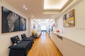 Deluxe-huoneisto | 3 makuuhuonetta, silitysrauta/-lauta, ilmainen Wi-Fi, vuodevaatteet