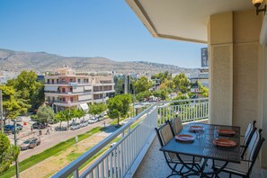 Deluxe-huoneisto | Näkymä parvekkeelta