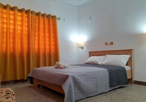Apartemen | 3 kamar tidur, setrika/meja setrika, Wi-Fi gratis, dan seprai linen