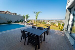 Seasonal outdoor pool - Zirve Villa with Private Pool Triplex (Fethiye)