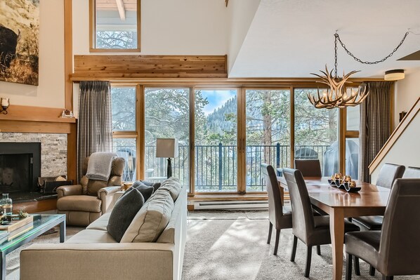 Condo, 2 Bedrooms | Living area