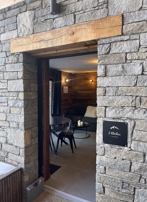 Interior - 4 person flat at the foot of the slopes and 6 minutes walk from the town centre (La Plagne-Tarentaise)