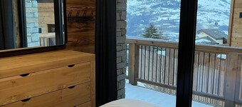 4 person flat at the foot of the slopes and 6 minutes walk from the town centre