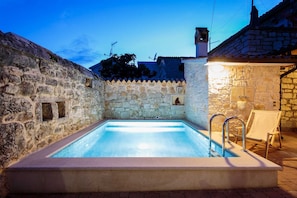 屋外プール、温水プール