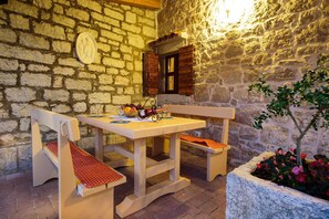 屋外ダイニングエリア