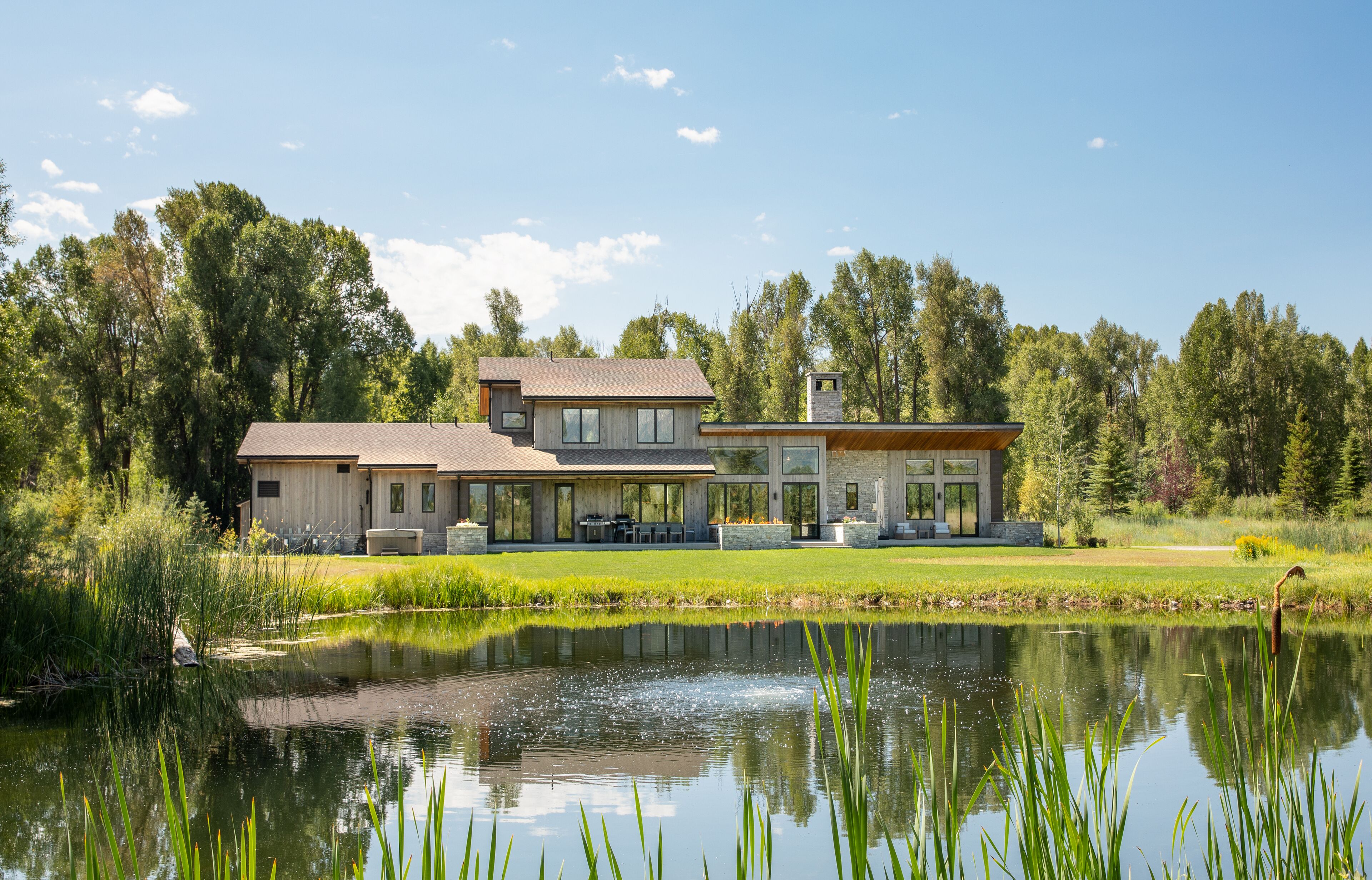 Stone Creek Escape.  North of Jackson with amazing Teton Views and Hot Tub