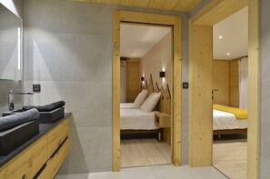 4 bedrooms, travel crib, free WiFi, bed sheets - 170m² apartment for 8 people in village centre - Chatel Reservation (Châtel)