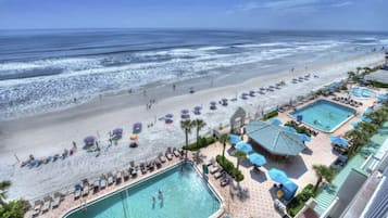 Piscine couverte, piscine extérieure