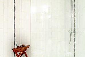 Badewanne, Haartrockner